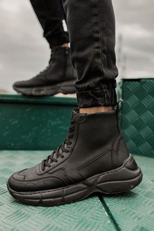 CH077 - ST Erkek Spor Bot SIYAH