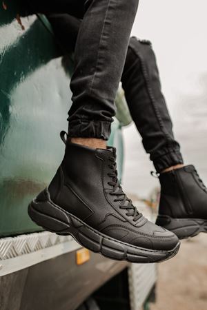 CH077 - ST Erkek Spor Bot SIYAH